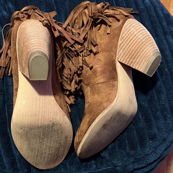 Not Rated Ayita size 8.5 Tan Fringe Bootie BNWB - Picture 6 of 9